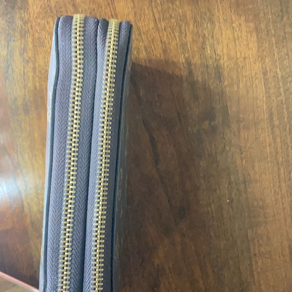LOUIS VUITTON - double zipper wallet - Picture 4 of 8